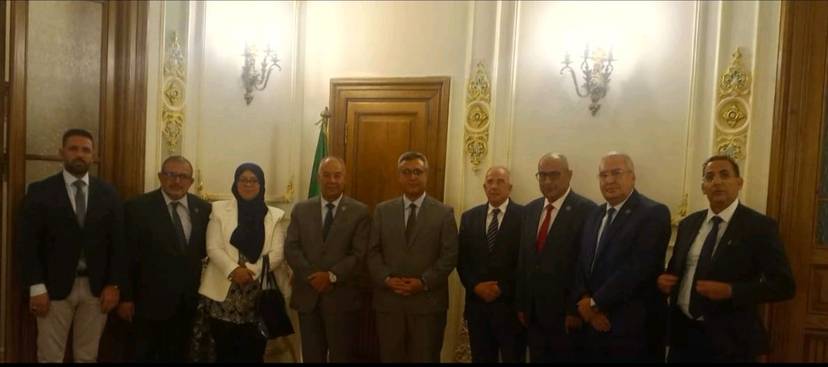 سعادة السفير يستقبل أعضاء الوفد الجزائري المشارك في أعمال الدورة الثانية والخمسين لمؤتمر العمل العربي التي عُقدت بالقاهرة