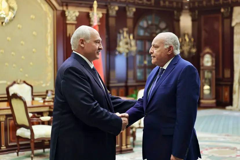 M. Attaf reçu par le président de la République de Biélorussie